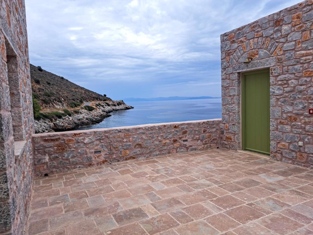 Arapis Rooms & Suites Agios Kiprianos Esterno foto