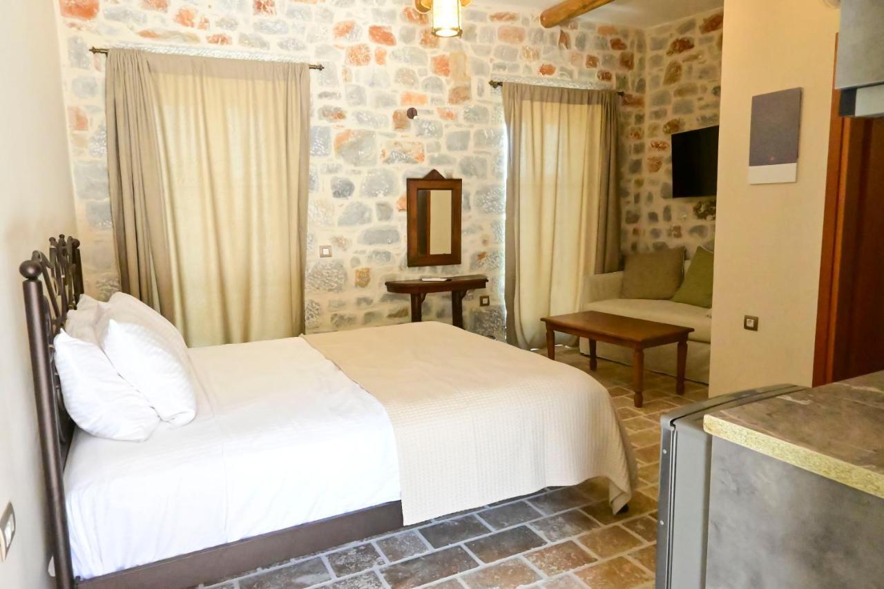 Arapis Rooms & Suites Agios Kiprianos Esterno foto