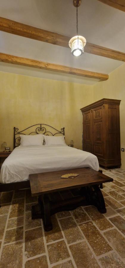 Arapis Rooms & Suites Agios Kiprianos Esterno foto