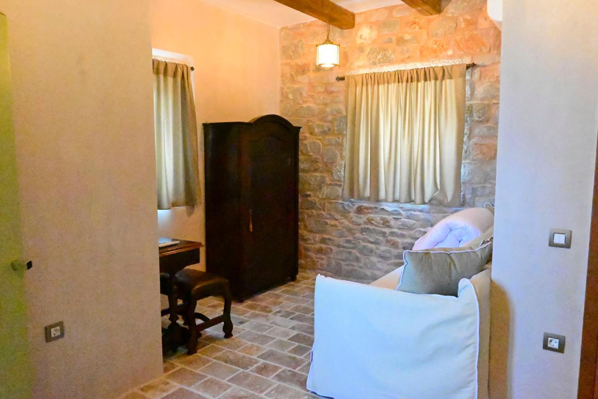 Arapis Rooms & Suites Agios Kiprianos Esterno foto