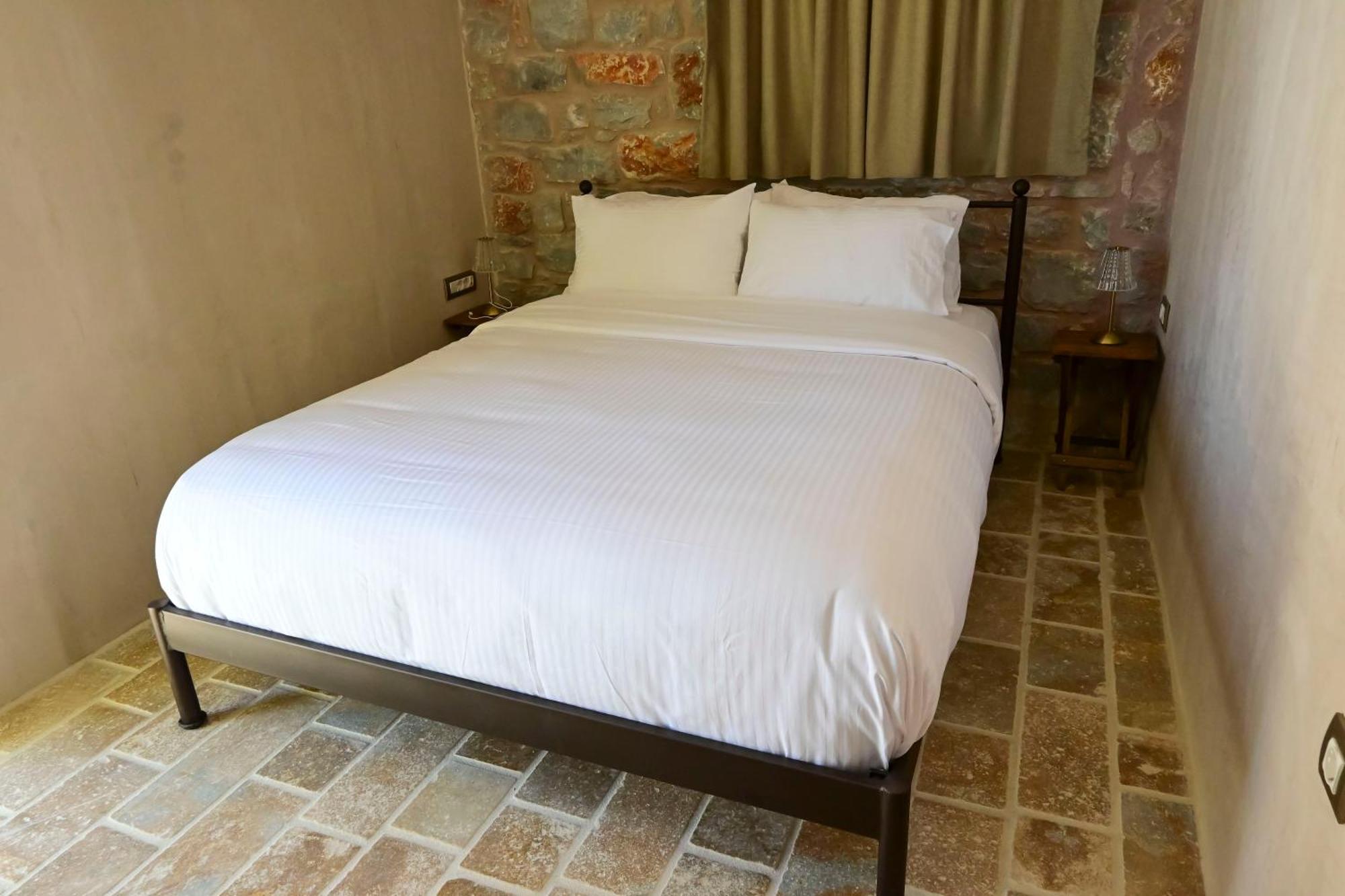 Arapis Rooms & Suites Agios Kiprianos Esterno foto