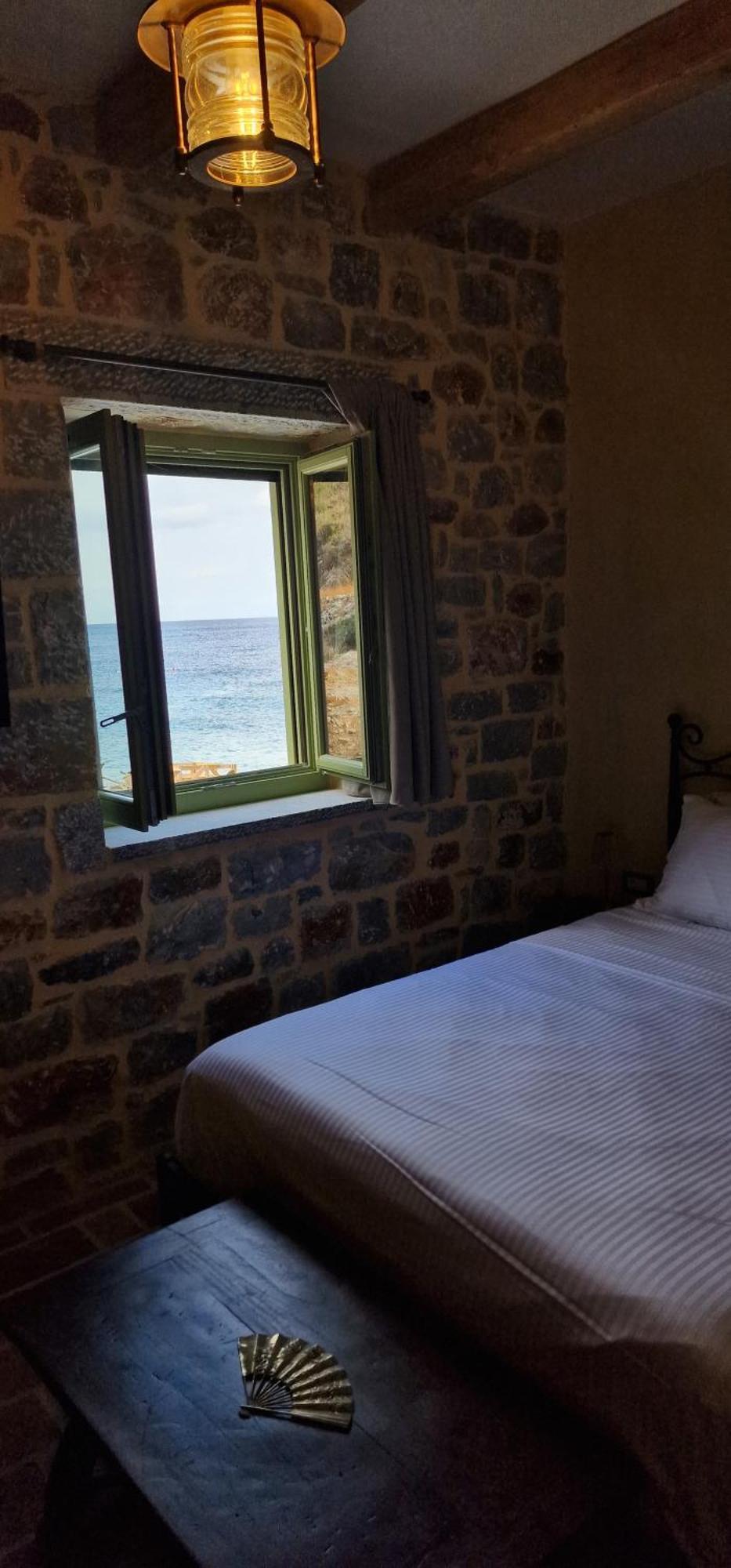 Arapis Rooms & Suites Agios Kiprianos Esterno foto